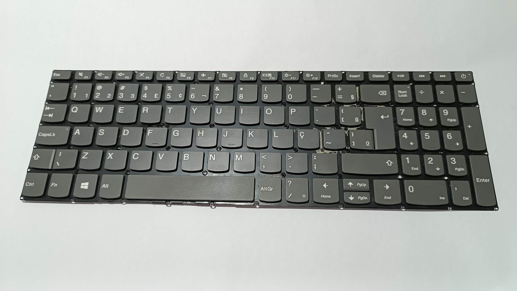 15376334692-img-20250914-121358.jpg Teclado para Notebook Lenovo IdeaPad 330-15IKBR – Grafite, Padrão ABNT2 com Ç - Imagem 1