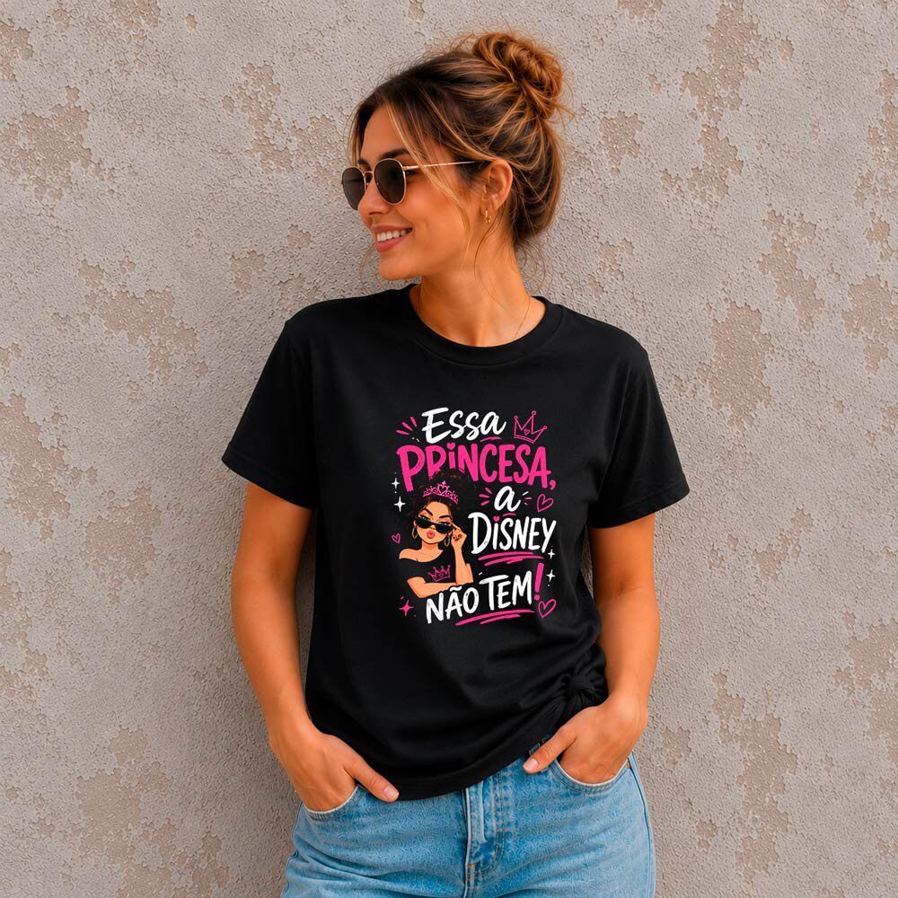 2021/08/1003790767-1.jpg Camiseta preta Essa princesa a Disney não Tem - Imagem 1