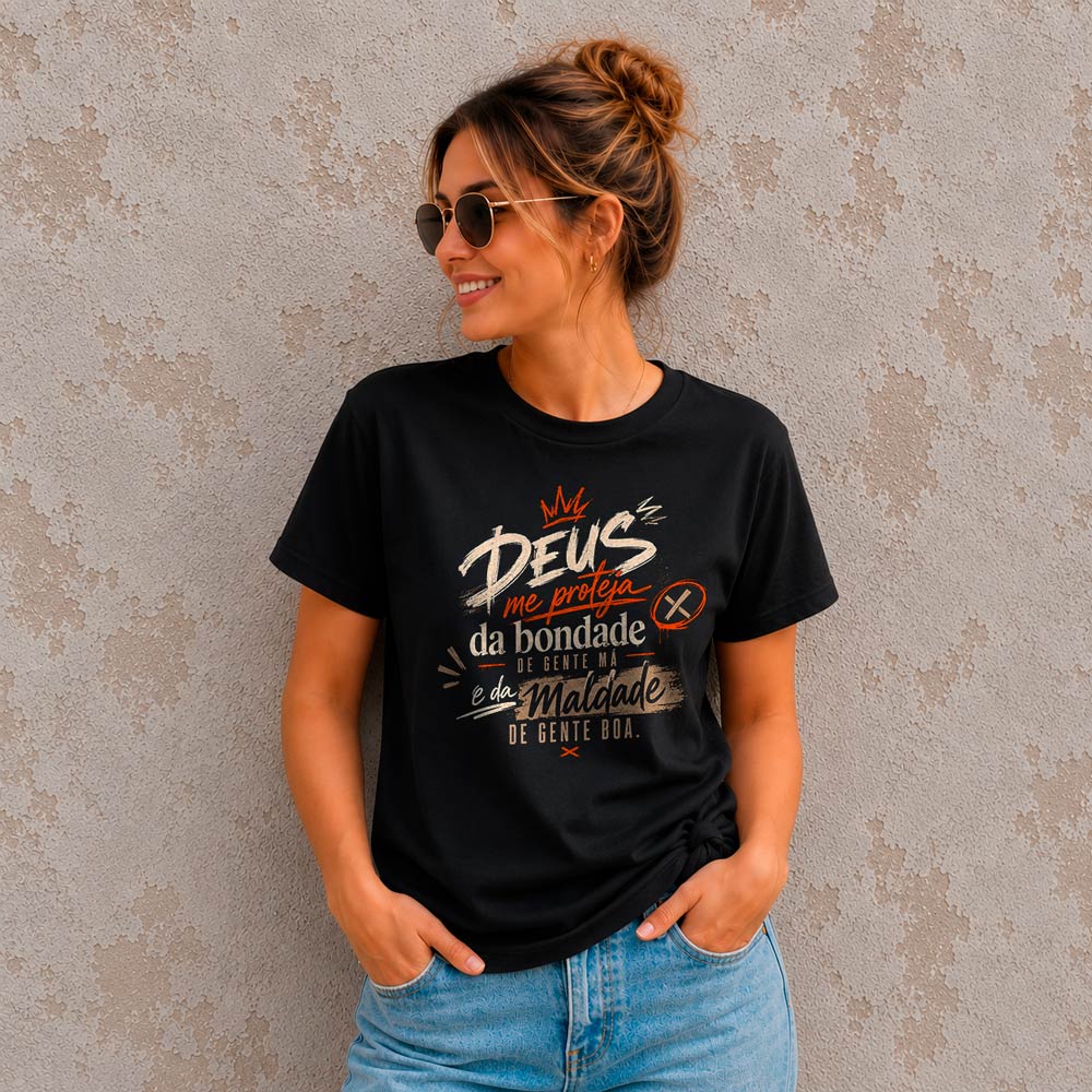 E51B066B4B64C69A9C1E4D5731B367EE.jpg Camiseta Streetwear Deus Me Proteja da Bondade de Gente Má 100% Algodão Fio 30.1 - Imagem 1