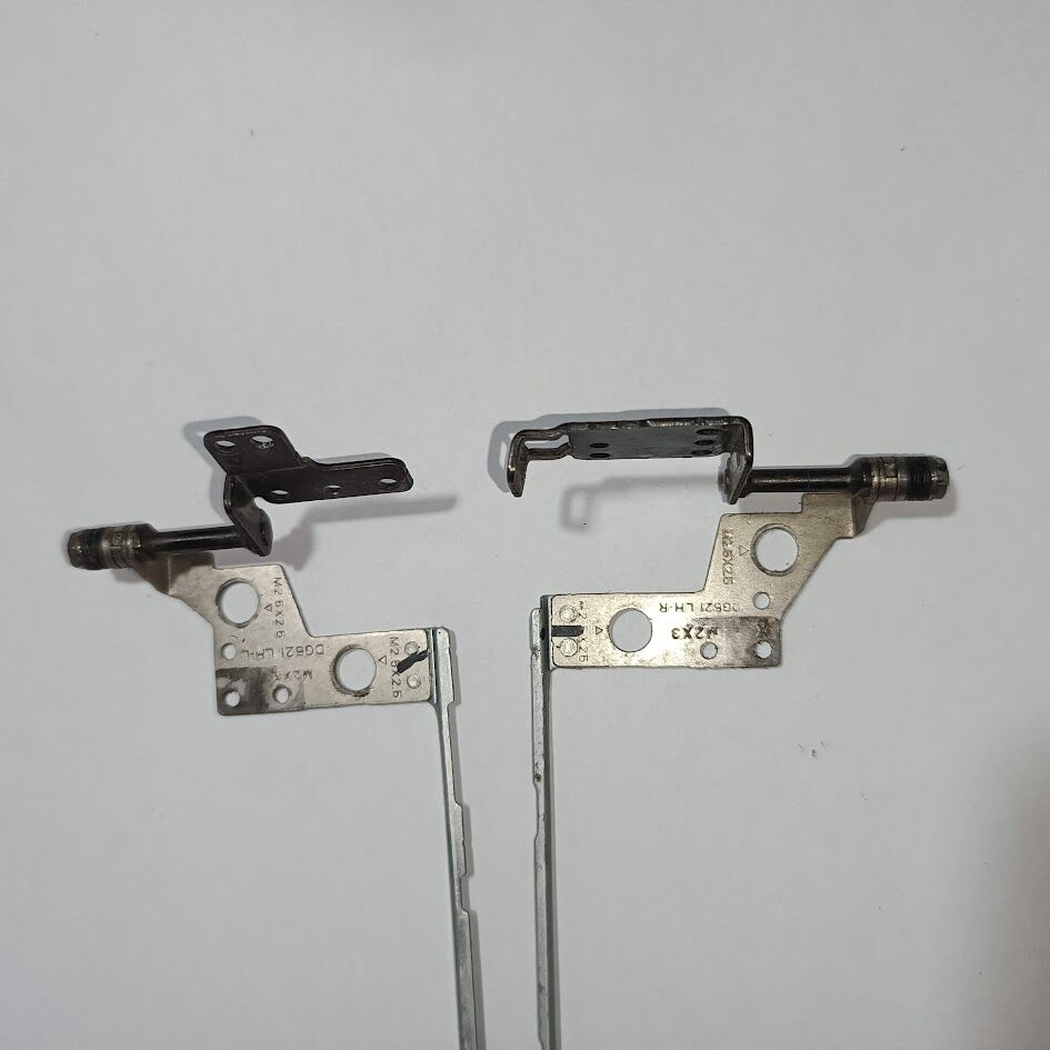 15376333121-img-20250915-093120.jpg Dobradiça tela notebook Lenovo IDEAPAD 320 / 330 seminovo - Imagem 3